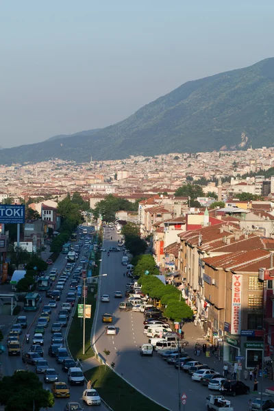 Moskén och många hus i bursa, Turkiet — Stockfoto