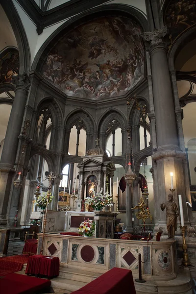 ヴェネツィアのサン ・ ザッカリア インテリアの教会 — ストック写真