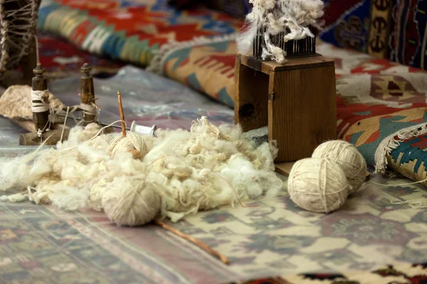 Producción manual de alfombras — Foto de Stock