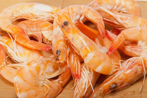 Fresh shrimp are isolated on a white background — Stock Photo, Image