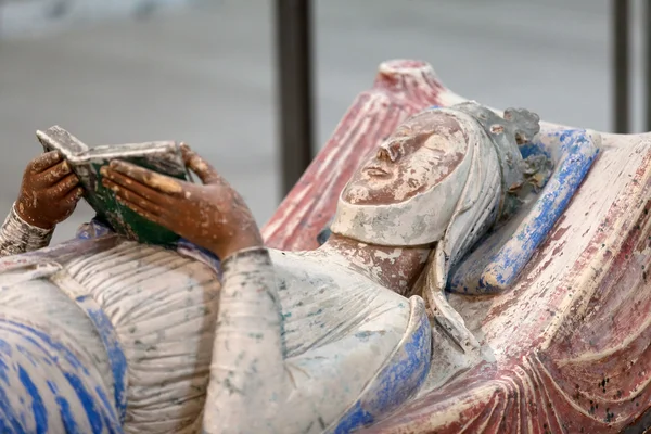 Гробница Ричарда Львиное Сердце и Изабелла Ангулемская в аббатстве Фонтевро - Долина Луары, Франция — стоковое фото