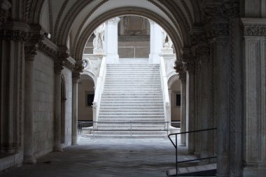 Venedik - palazzo ducale bahçesinde mermer merdiven
