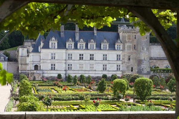 Zahrady a zámek de villandry v údolí Loiry ve Francii — Stock fotografie