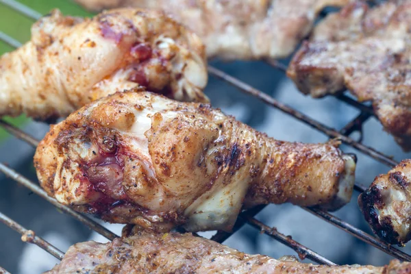 Barbecue with delicious grilled meat on grill — Stock Photo, Image