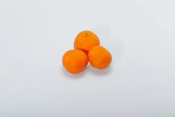 Fresh mandarin isolated on white — Stock Photo, Image