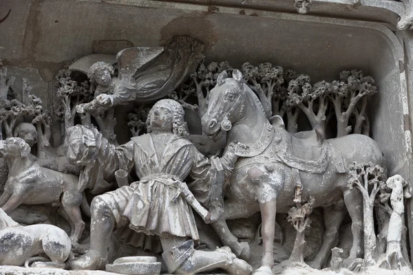 アンボワーズ - レオナルド ・ ダ ・ ヴィンチが埋葬されたサン ・ テュベールのチャペルの彫刻の後期ゴシックの詳細 — ストック写真