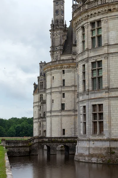 Zamek chambord, w dolinie rzeki cher, Francja — Zdjęcie stockowe