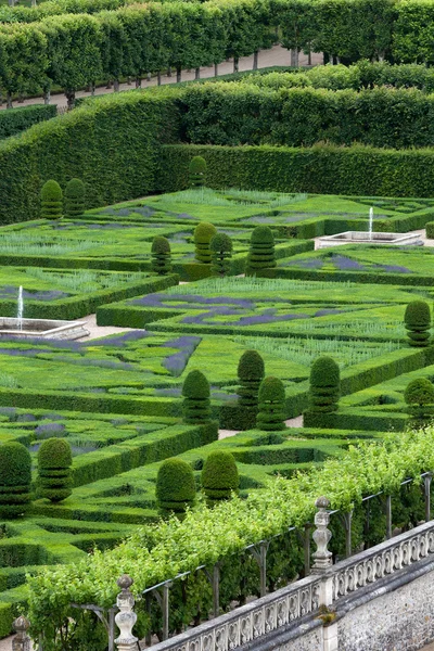 Jardins et Château de Villandry dans la vallée de la Loire en France — Photo