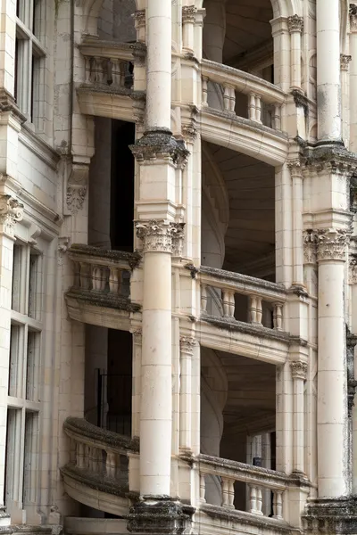 Točité schodiště v zámku chambord, údolí Loiry, Francie — Stock fotografie