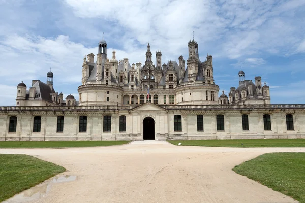 Zamek chambord, w dolinie rzeki cher, Francja — Zdjęcie stockowe