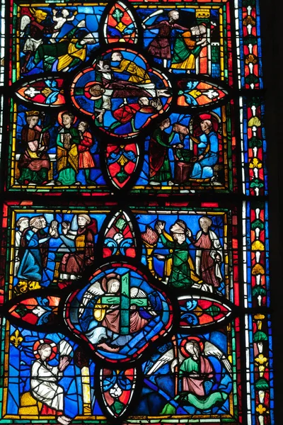 Vitrais da catedral de Saint Gatien em Tours, França . — Fotografia de Stock