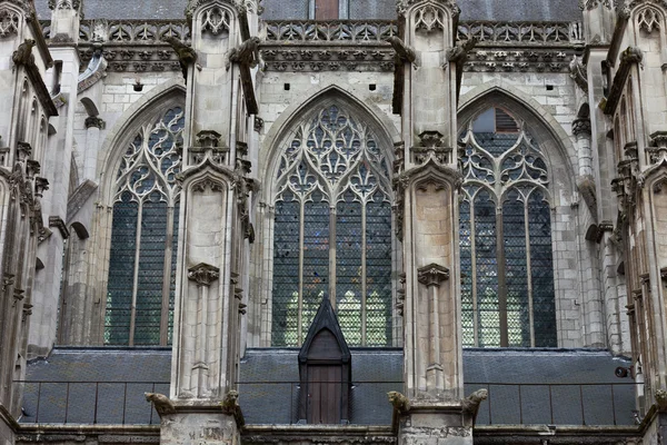 Die Seitenwand der Kathedrale von Saint-Gatien in Touren, Loire-Tal Frankreich — Stockfoto