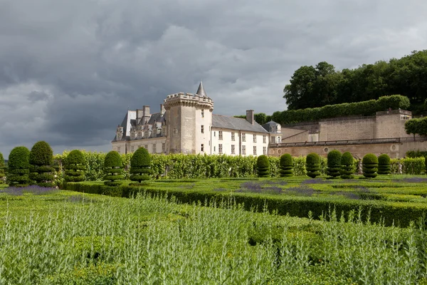 Jardins et Château de Villandry dans la vallée de la Loire en France — Photo