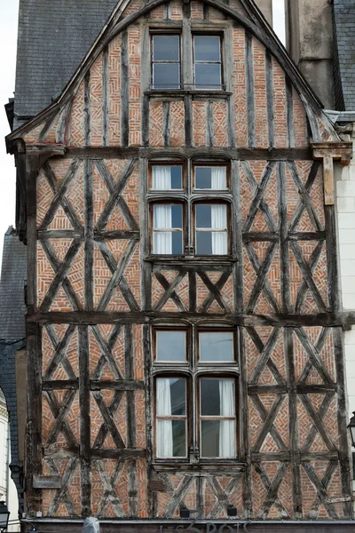 Setengah-timbered rumah di Tours, Loire Valley, Perancis — Stok Foto