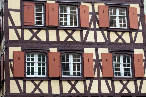 Casas de entramado de madera de Colmar, Alsacia, Francia —  Fotos de Stock