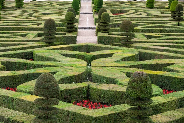 Prächtige, dekorative Gärten auf Schlössern in Frankreich — Stockfoto