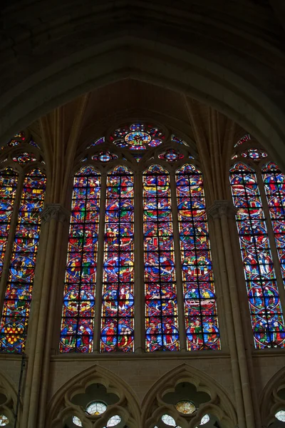 Vetrate della cattedrale di Saint Gatien a Tours, Francia . — Foto Stock