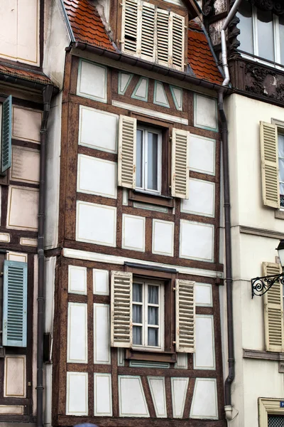 Casas de entramado de madera de Colmar, Alsacia, Francia —  Fotos de Stock