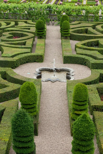 Jardins et Château de Villandry dans la vallée de la Loire en France — Photo