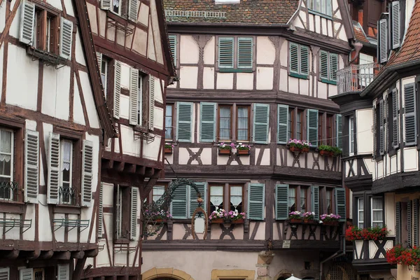 Yarı ahşap evleri, colmar, alsace, Fransa — Stok fotoğraf