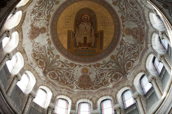 Basílica de São Martinho em Tours, França — Fotografia de Stock