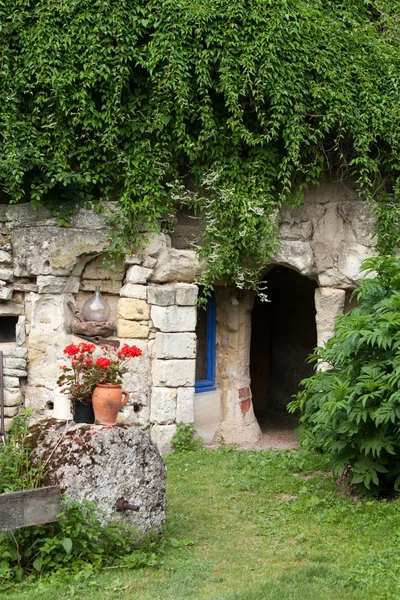 La granja de trogloditas forjada en la roca cerca de Saumur — Foto de Stock