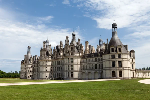 Zamek chambord, w dolinie rzeki cher, Francja — Zdjęcie stockowe