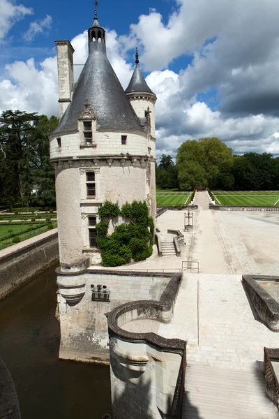 Zamek chenonceau. znany jako zamek Panie został zbudowany w 1513 roku i jest jednym z najczęściej odwiedzanych w dolinie Loary. — Zdjęcie stockowe