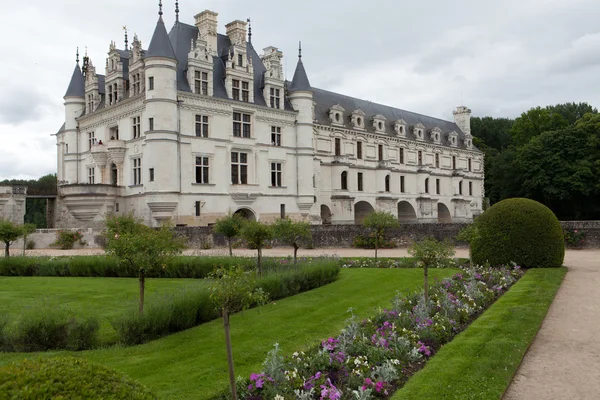 Zámek chenonceau. známý jako hrad Dam byla postavena v roce 1513 a je jedním z nejnavštěvovanějších v údolí Loiry. — Stock fotografie