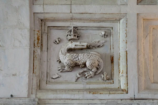 Heraldic motifs in the castle Chambord. .Valley of the river Cher. France — Stock Photo, Image