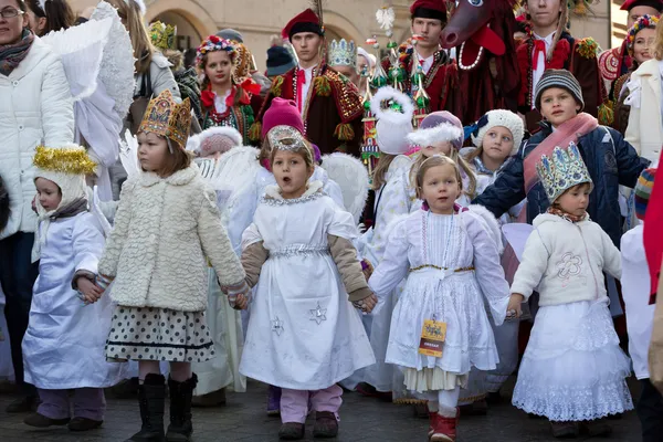 İncil'deki magi Üç Akil Adam parade