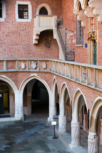 The courtyard of the collegium Maius of the Jagiellonski university in Krakow in Poland — Stock Photo, Image