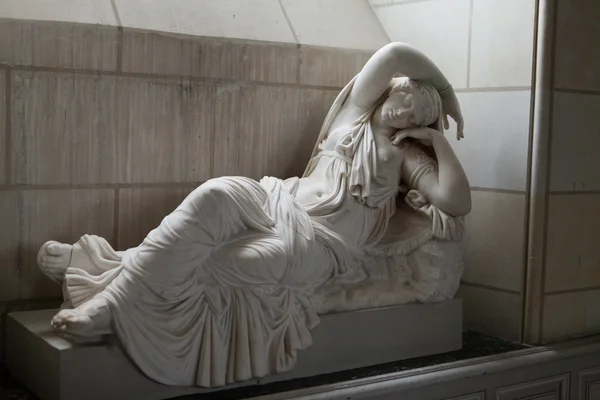 The sculpture of the beautiful woman in Valencay catle. Loire valley, France — Stock Photo, Image