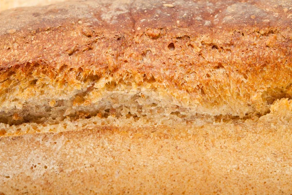 Velké bochníky chleba tradičně pražené — Stock fotografie