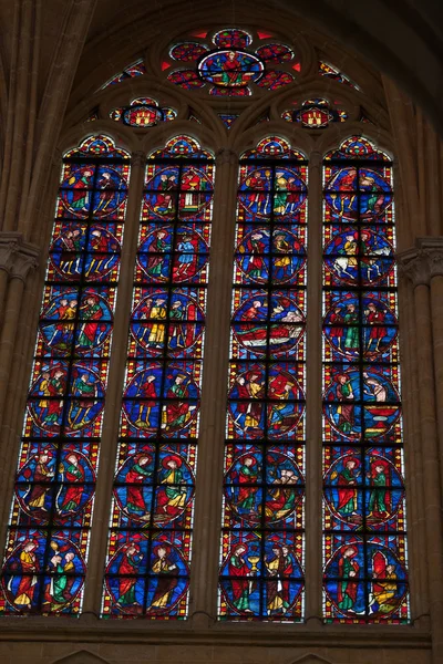 Stained glass windows of Saint Gatien cathedral in Tours, France. — Stock Photo, Image