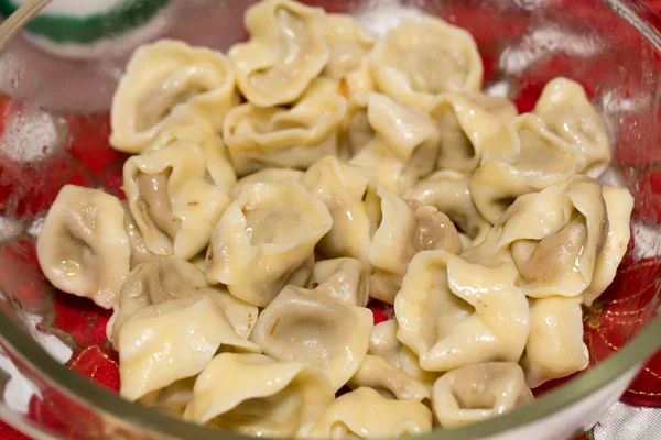 Ravioli com cogumelo e repolho para o Natal — Fotografia de Stock