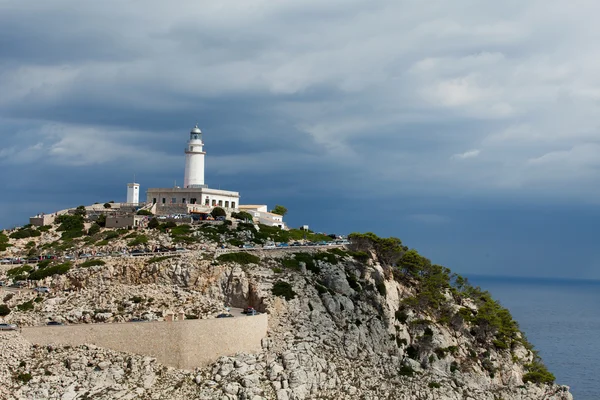 Latarnia morska na cap de formentor. Wyspa Majorka, Hiszpania — Zdjęcie stockowe