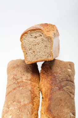 Geleneksel olarak kızartılmış büyük somunlar.