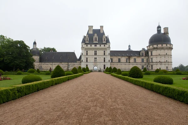 庭園と valencay フランスのロワール渓谷の城 — ストック写真