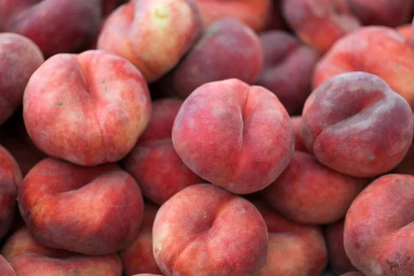 Satürn şeftali veya Çince düz şeftali