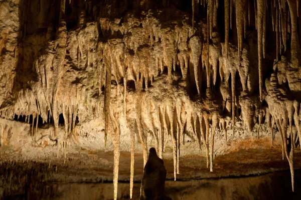 Caves of Drach with many stalagmites and stalactites. Majorca, Spain — Stock Photo, Image