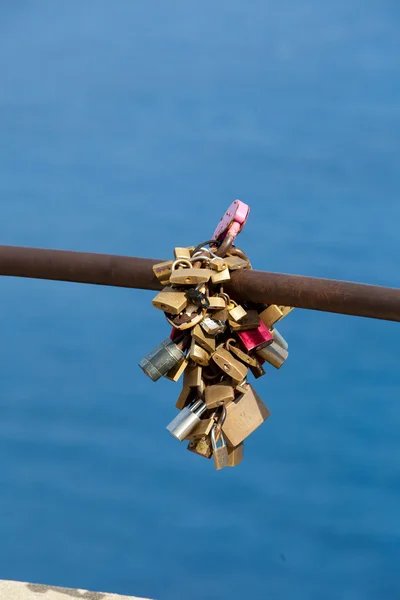 Liebesschlösser auf Mallorca, Spanien. — Stockfoto