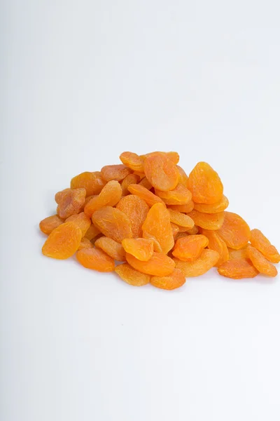 Nahaufnahme eines Haufens getrockneter Aprikosen — Stockfoto