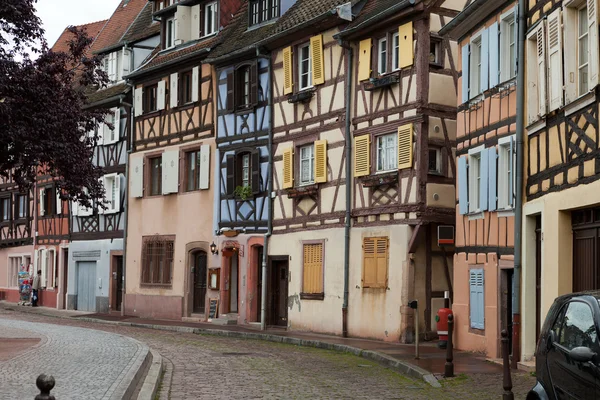 Casas de entramado de madera de Colmar, Alsacia, Francia — Foto de Stock