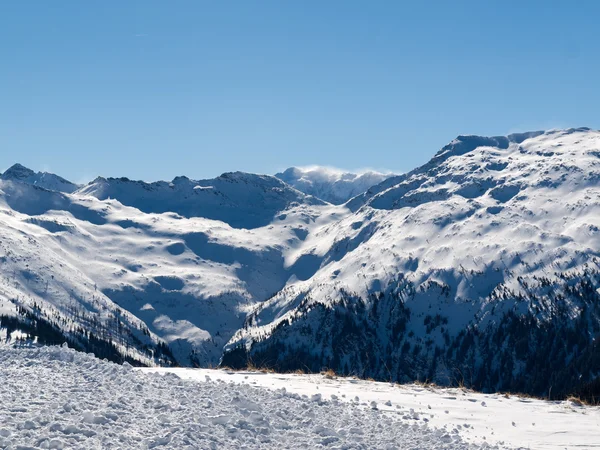 Lyžařská oblast v Alpách — Stock fotografie