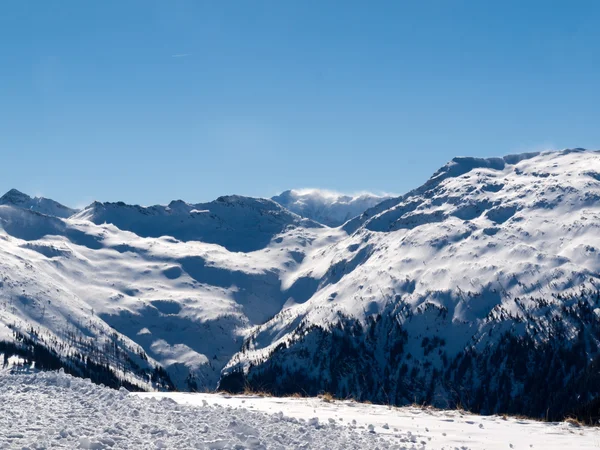 Skidområdet i Alperna — Stockfoto