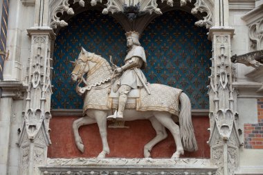 heykeli Kral louis XII chateau de blois giriş. Loire valley, Fransa