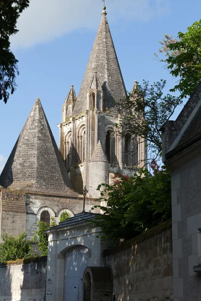 Collegiale st-naše vedle zámku loches. údolí Loiry Francie — Stock fotografie