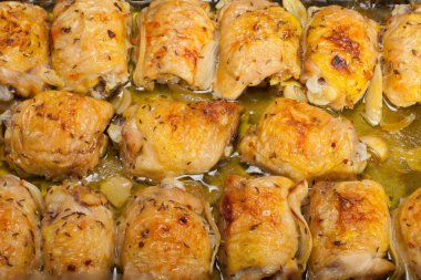 Kızarmış tavuk göğsü ruloları.