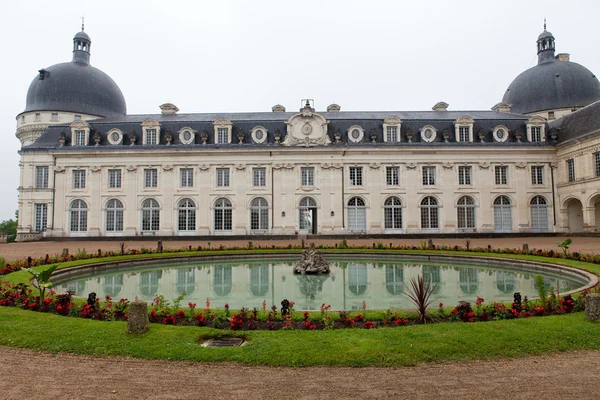 Jardin et Château de Valencay dans la vallée de la Loire en France — Photo